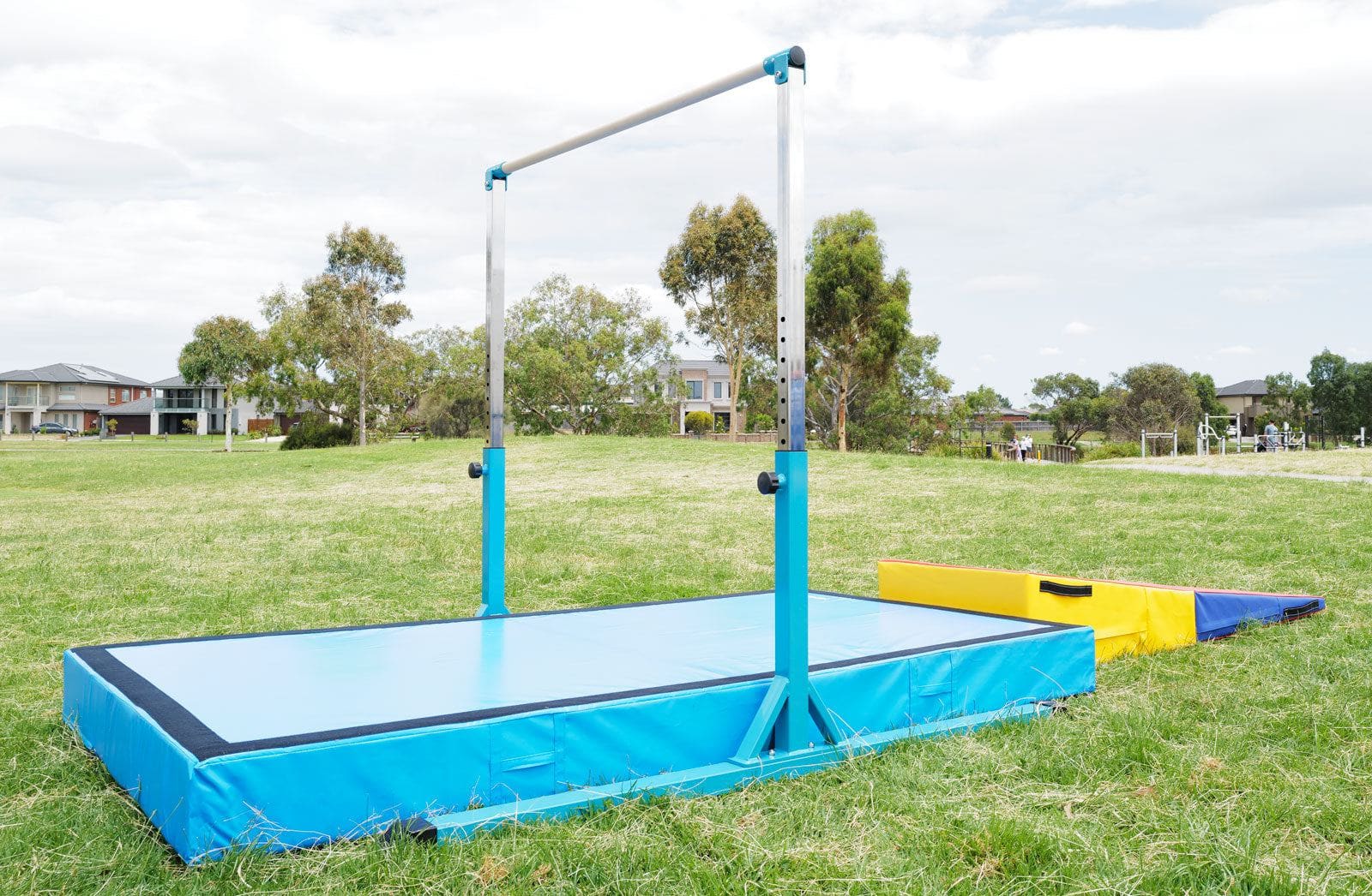 MEMAX Non-Foldable Dual Density Landing Mat 260x150x20cm - Image 4